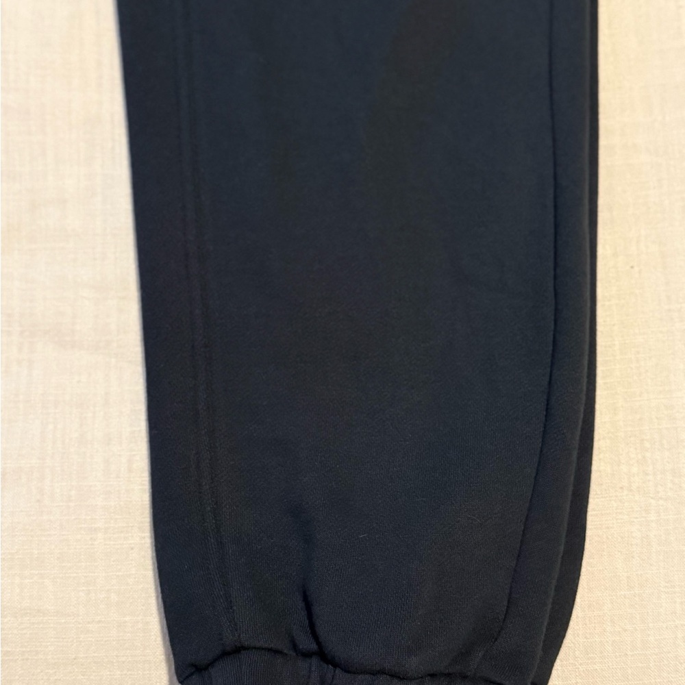 Lululemon Scuba Mid-Rise Oversized Jogger - Picture 3 of 3